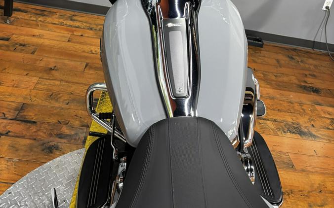 2026 Harley-Davidson® Street Glide® DRK BILIARD GRY