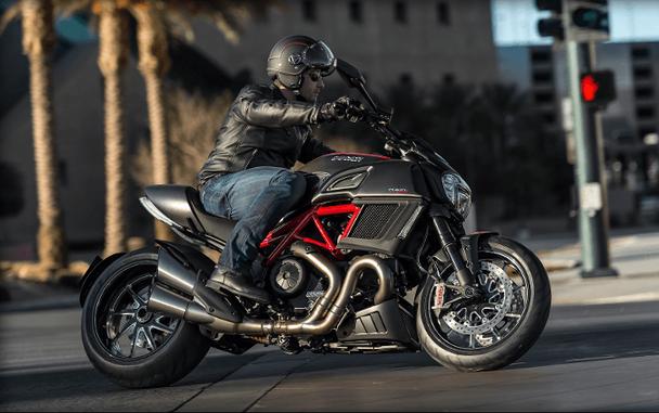 2015 Ducati Diavel Carbon