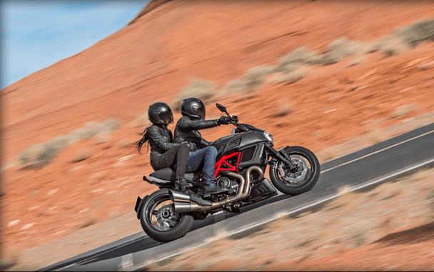 2015 Ducati Diavel Carbon