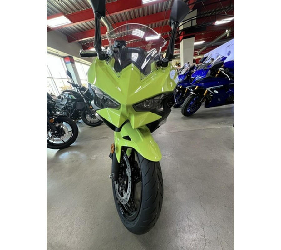 2026 Kawasaki Ninja 500 ABS Metallic Yellowish GreenEbony