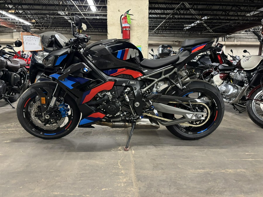 2026 BMW M 1000 R