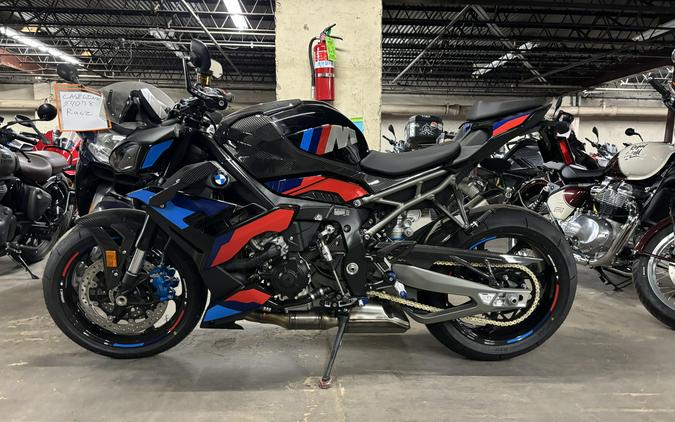 2026 BMW M 1000 R