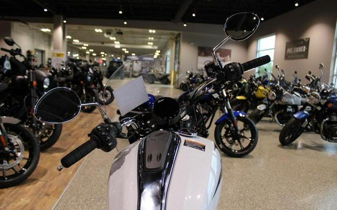 2026 Indian Motorcycle® Super Scout® Ghost White Metallic