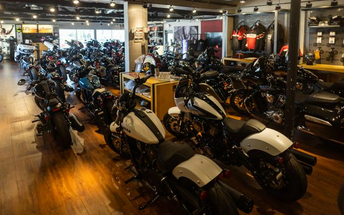 2016 Suzuki M109R