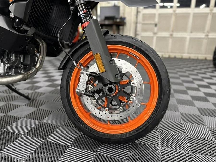 2024 KTM 890 SMT