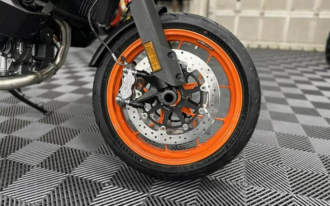 2024 KTM 890 SMT