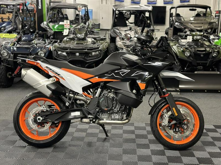 2024 KTM 890 SMT