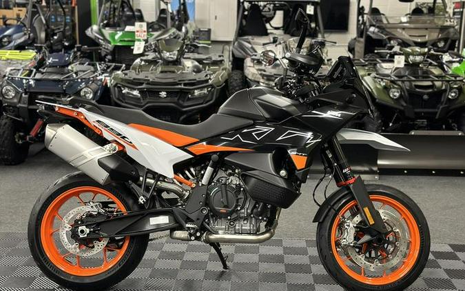 2024 KTM 890 SMT