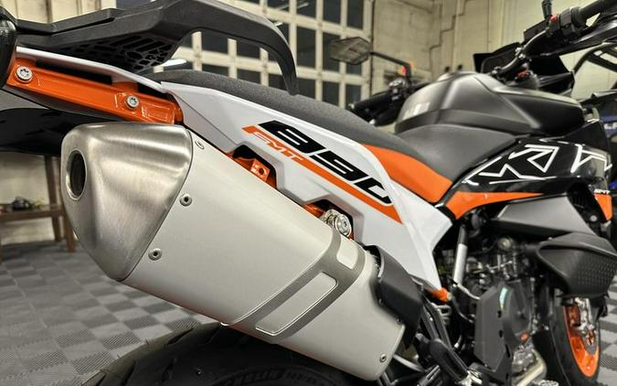 2024 KTM 890 SMT