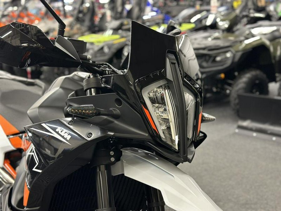 2024 KTM 890 SMT