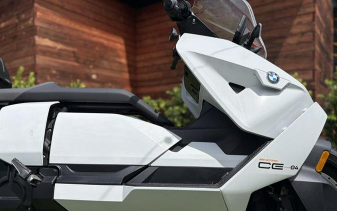 2023 BMW CE04