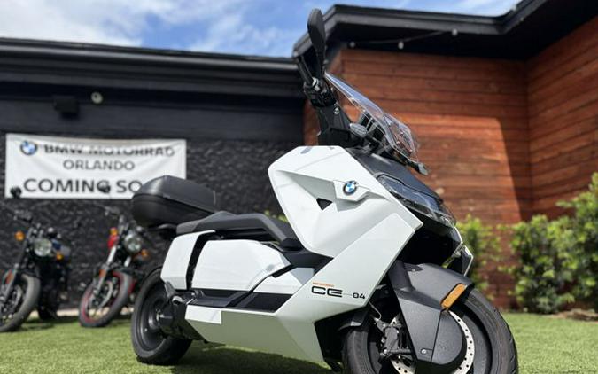 2023 BMW CE04