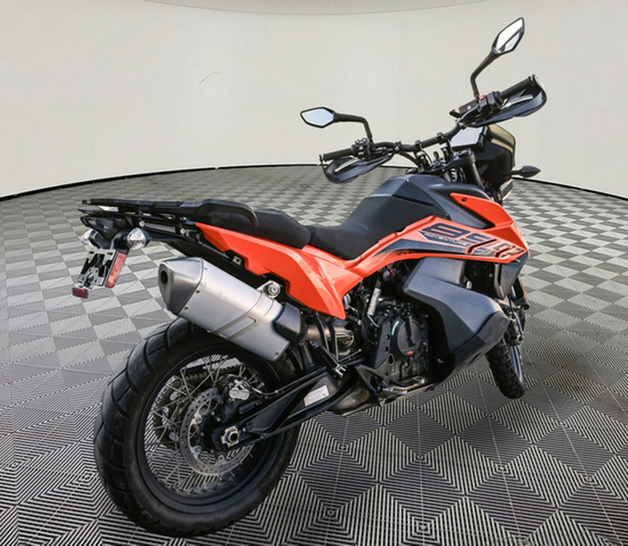 2022 KTM Adventure 890