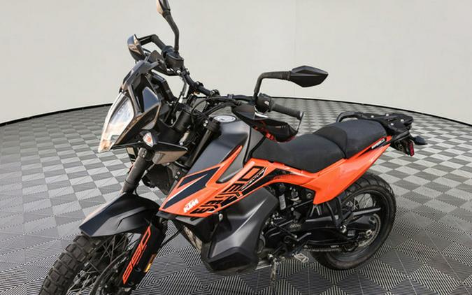 2022 KTM Adventure 890
