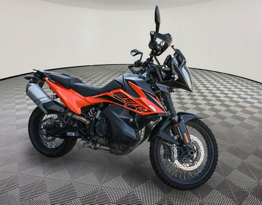 2022 KTM Adventure 890