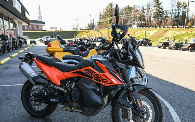2022 KTM Adventure 890