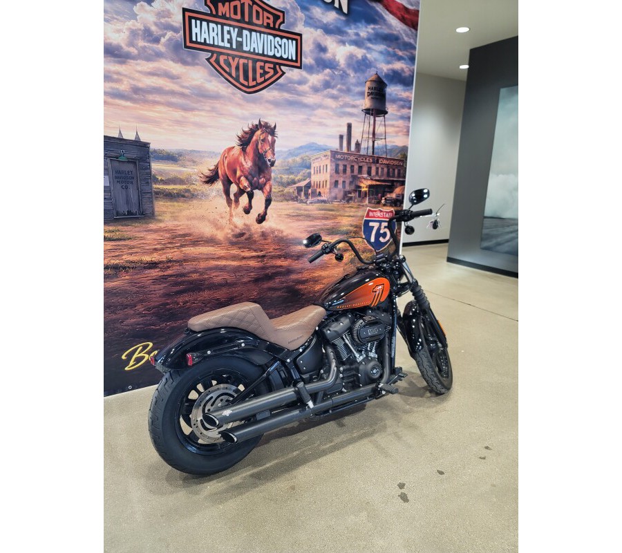 2022 Harley-Davidson® Street Bob® 114 Vivid Black FXBBS