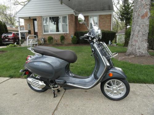 2022 Vespa Primavera 50 Touring