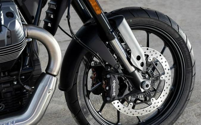 2025 Moto Guzzi V85 Strada