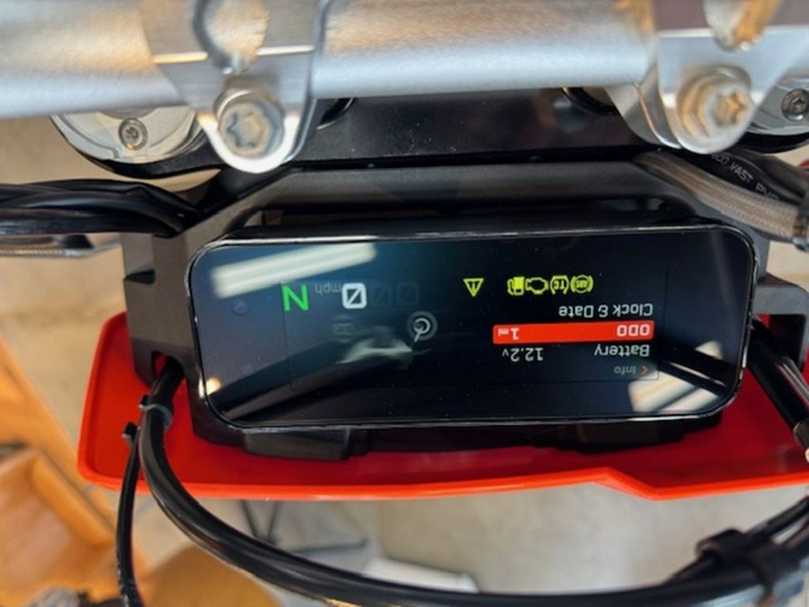 2026 KTM Enduro 690 R