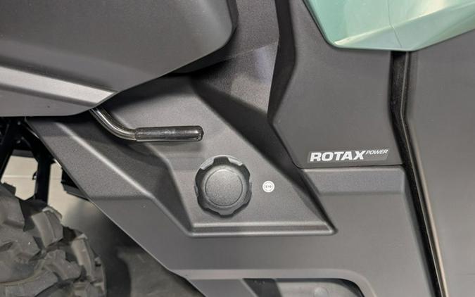 2026 Can-Am Defender MAX DPS CAB HD10