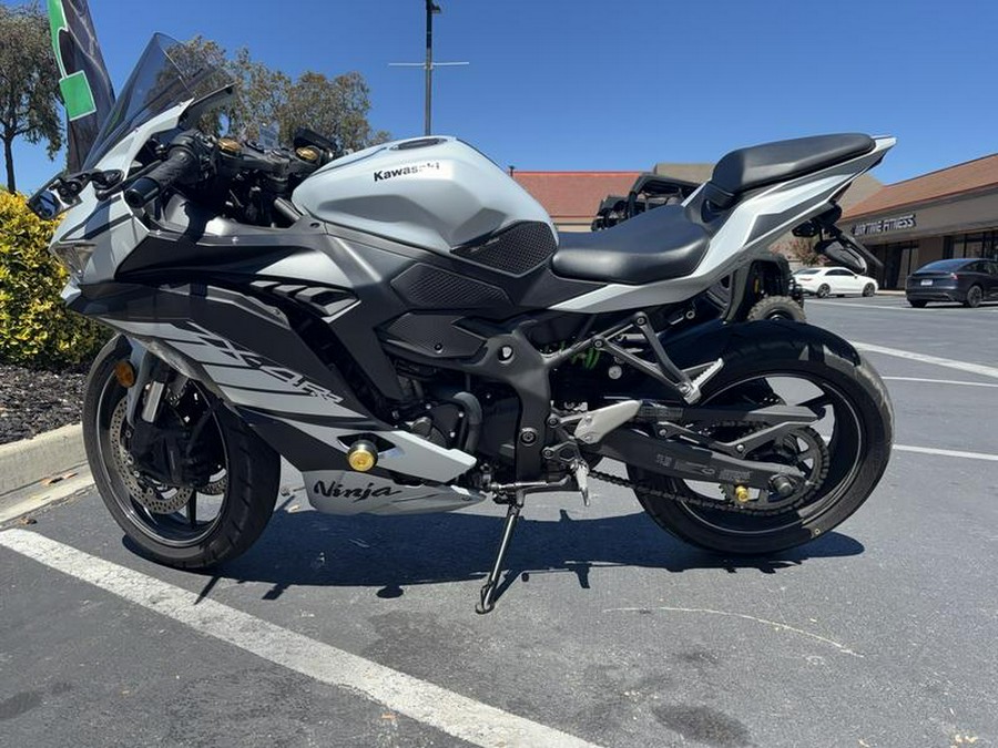 2025 Kawasaki NINJA® ZX™-4RR ABS