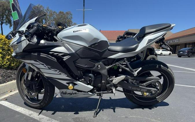 2025 Kawasaki NINJA® ZX™-4RR ABS