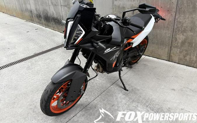 2024 KTM 890 SMT