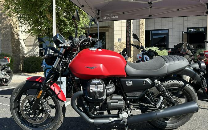 2023 Moto Guzzi V7 Stone