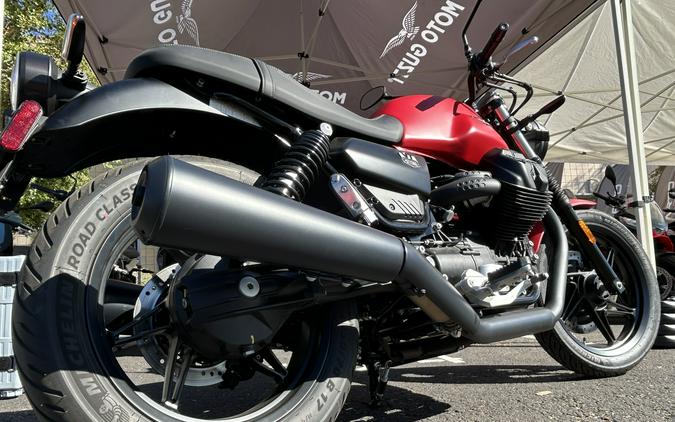 2023 Moto Guzzi V7 Stone