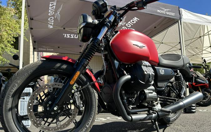 2023 Moto Guzzi V7 Stone