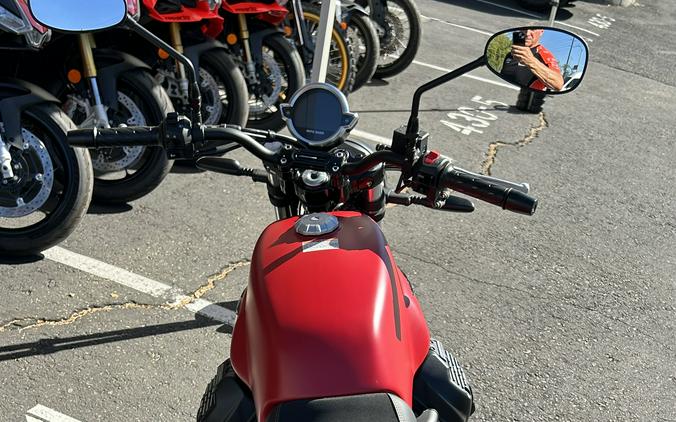 2023 Moto Guzzi V7 Stone