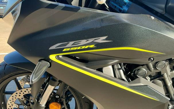 2026 Honda CBR650R E-Clutch