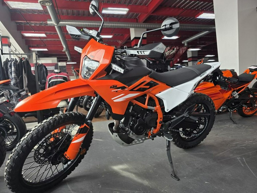 2026 KTM Enduro 390 R