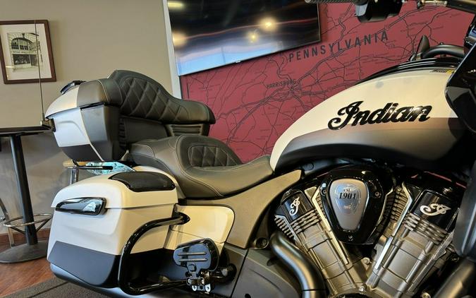 2024 Indian Motorcycle® Pursuit® Dark Horse® w/PowerBand Audio Pkg Icon Ghost White Metallic Smoke