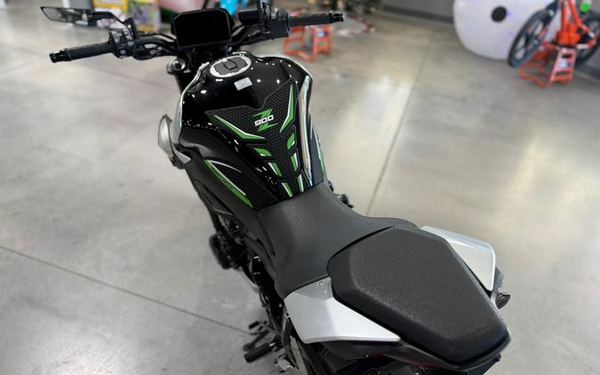 2025 Kawasaki Z900