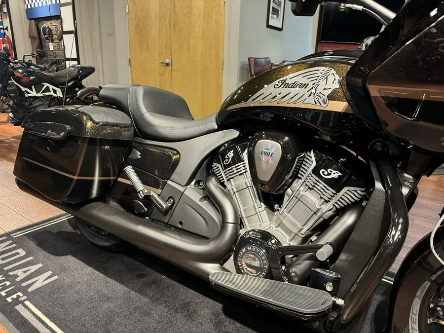 2024 Indian Motorcycle® Challenger® Dark Horse® Icon Smoky Quartz Metallic Pearl/Black Metallic