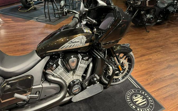 2024 Indian Motorcycle® Challenger® Dark Horse® Icon Smoky Quartz Metallic Pearl/Black Metallic