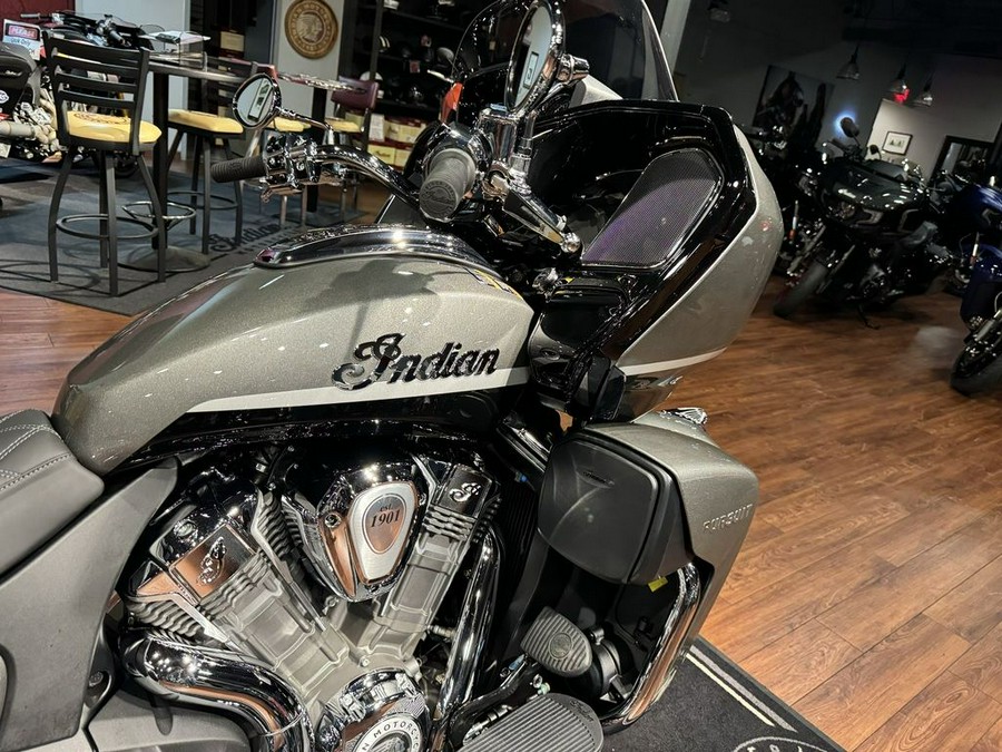 2024 Indian Motorcycle® Pursuit® Limited® with PowerBand Audio Package Titanium/Black Metallic