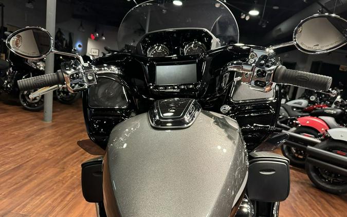 2024 Indian Motorcycle® Pursuit® Limited® with PowerBand Audio Package Titanium/Black Metallic