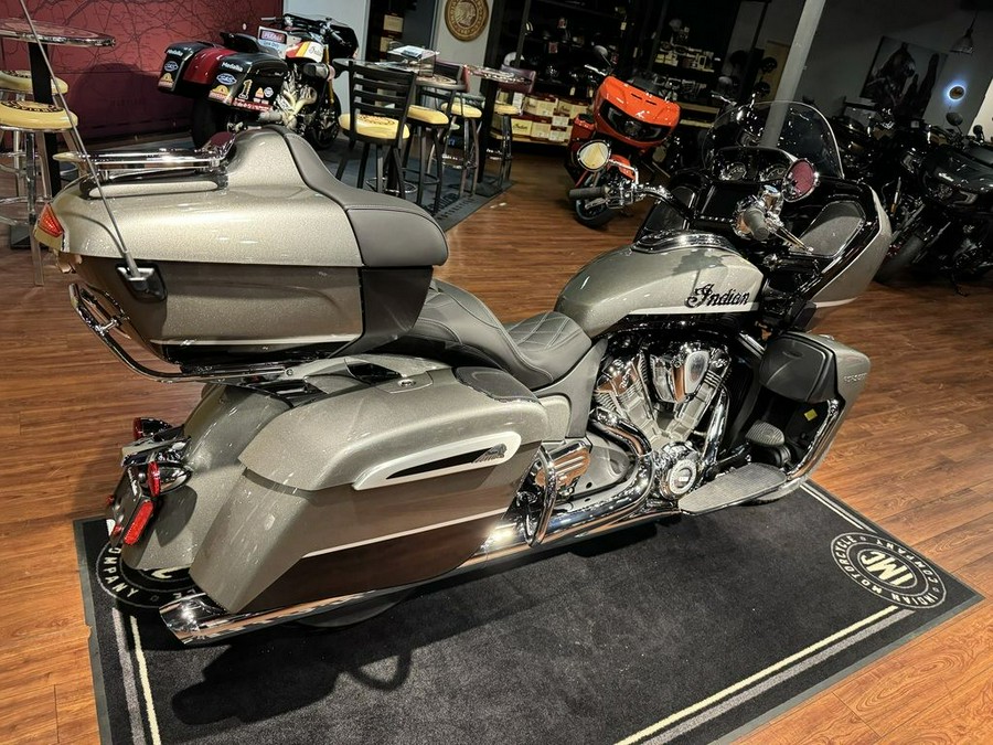 2024 Indian Motorcycle® Pursuit® Limited® with PowerBand Audio Package Titanium/Black Metallic