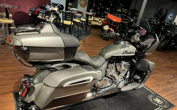 2024 Indian Motorcycle® Pursuit® Limited® with PowerBand Audio Package Titanium/Black Metallic