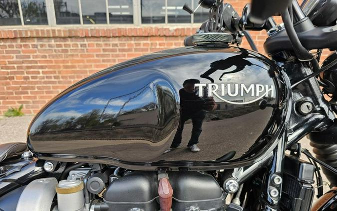 2018 Triumph Bonneville Bobber Black Jet Black