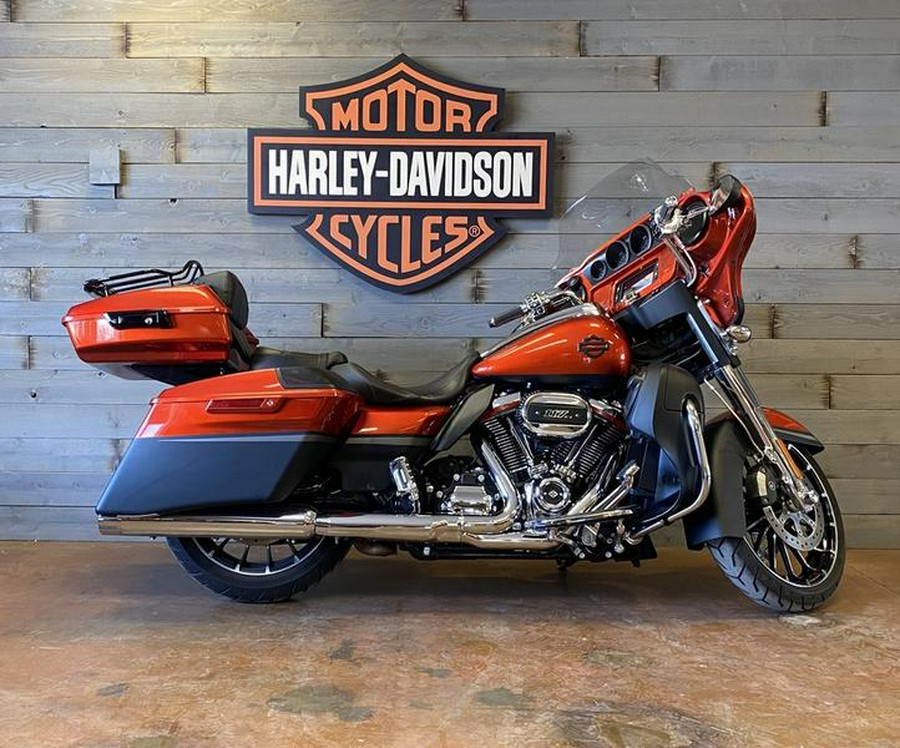 2018 Harley-Davidson® FLHXSE - CVO™ Street Glide®