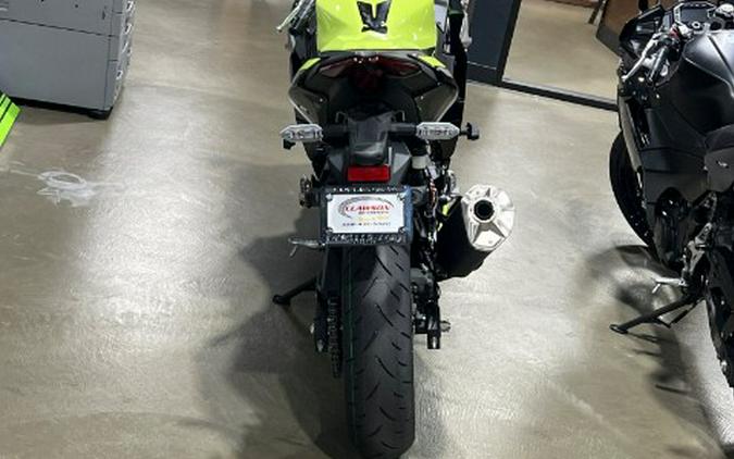 2026 Kawasaki Ninja® 500 SE ABS