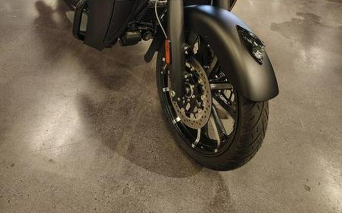 2023 Indian Motorcycle® Roadmaster® Dark Horse® Black Smoke