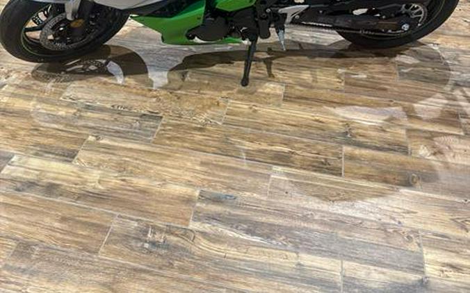 2024 Kawasaki Ninja 7 Hybrid ABS