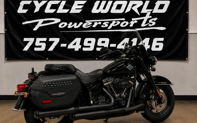 2025 Harley-Davidson® FLHC - Heritage Classic