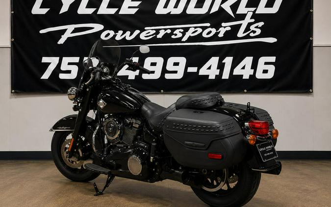 2025 Harley-Davidson® FLHC - Heritage Classic