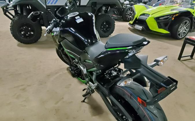 2024 Kawasaki Z900 SE ABS